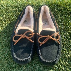 Women’s UGG Dakota Suede Slippers Sz 7